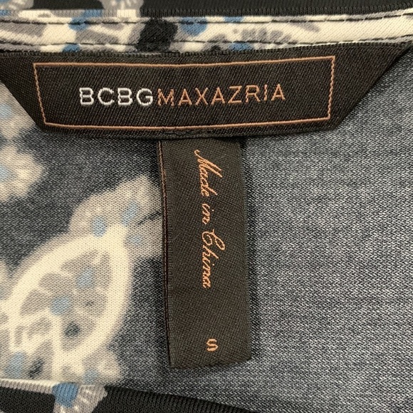 BCBGMaxazris Dress, cold shoulder Roushed (Rouched?) on side, slouch neckline - Picture 6 of 8